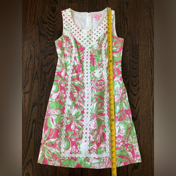 *LIKE NEW* Lilly Pulitzer Women’s 0 Floral/Elephant Lace Overlay Shift Dress - Picture 3 of 11